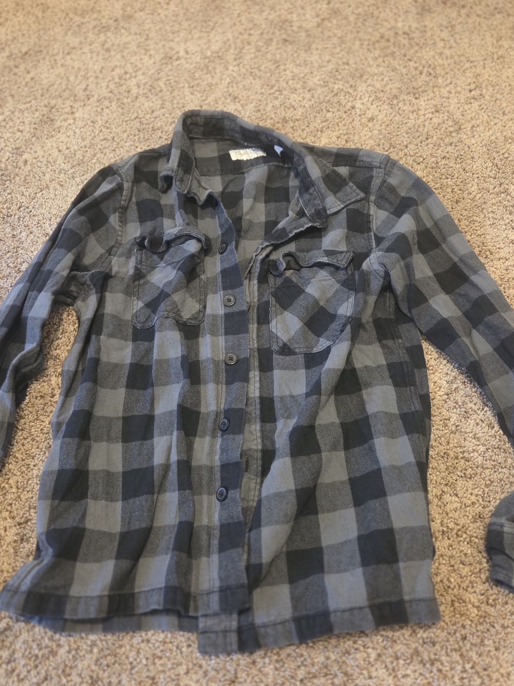 Cotton & Co Men's Black & Gray Plaid Button-Up Shirt
